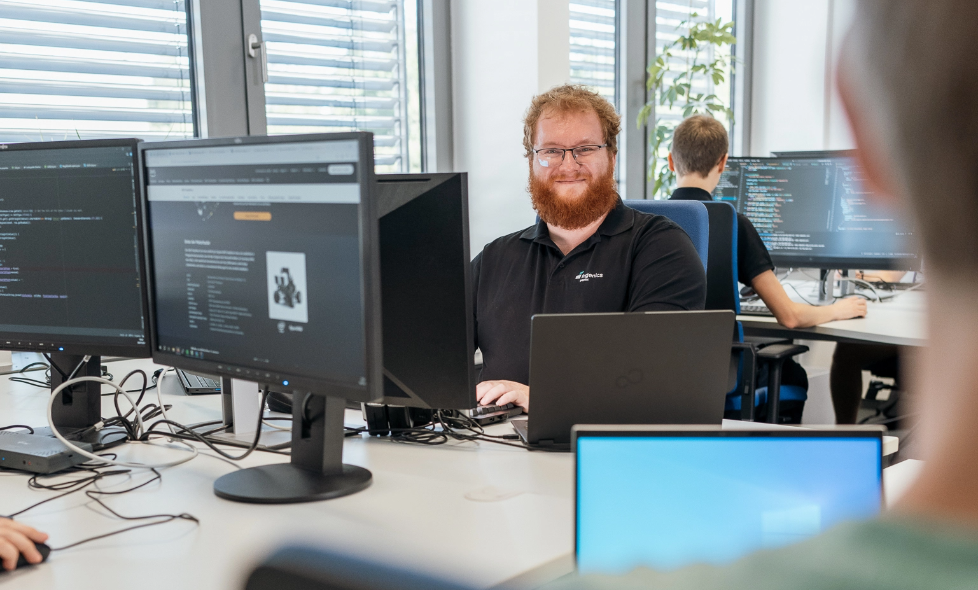 Working Scenes _ Open Office & Small Office-018@2x